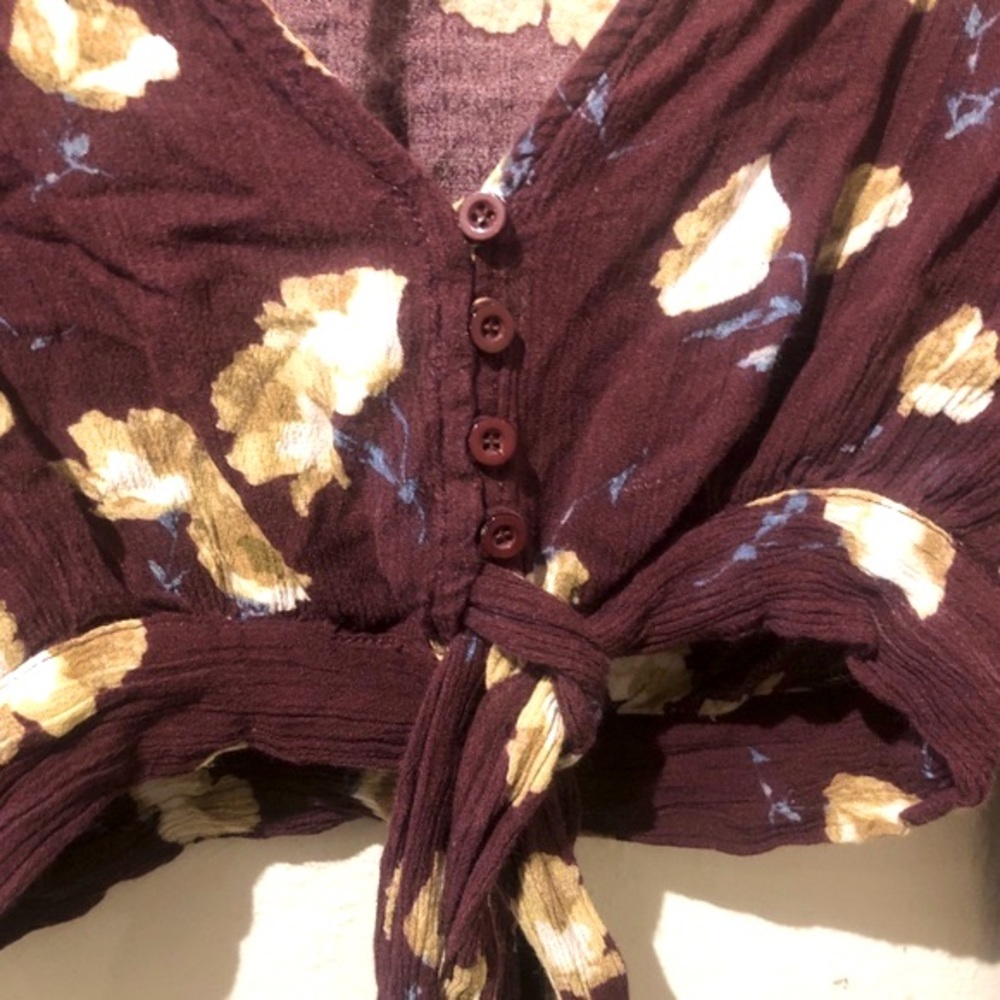 K&K Boho Maroon Floral Spring Tie Front Crop Top - Picture 4 of 8